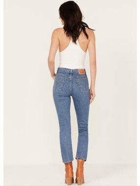 Levi's Women's Medium Wash Summer Love Wedgie Straight Jeans 26
